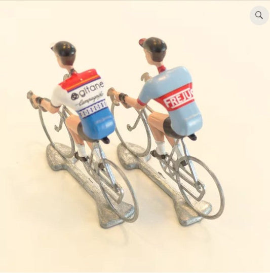 FLANDRIENS Models, 2 x Hand painted Metal Cyclists, Gitane & Frejus jerseys