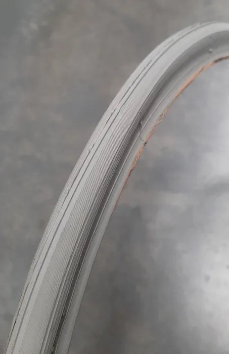 TYRE 24 x 1 VRB210 GY Grey, Quality Vee Rubber product (25-520) VEE RUBBER label but no barcode