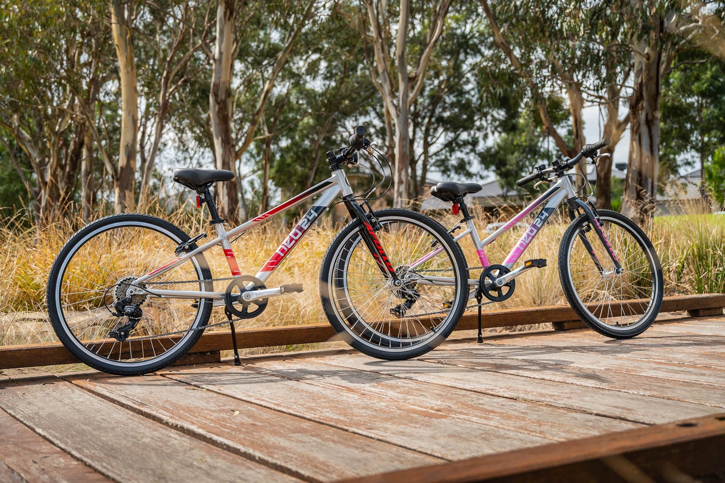 Neo+ 24 7s Boys Brushed Alloy / Black, Red Fade