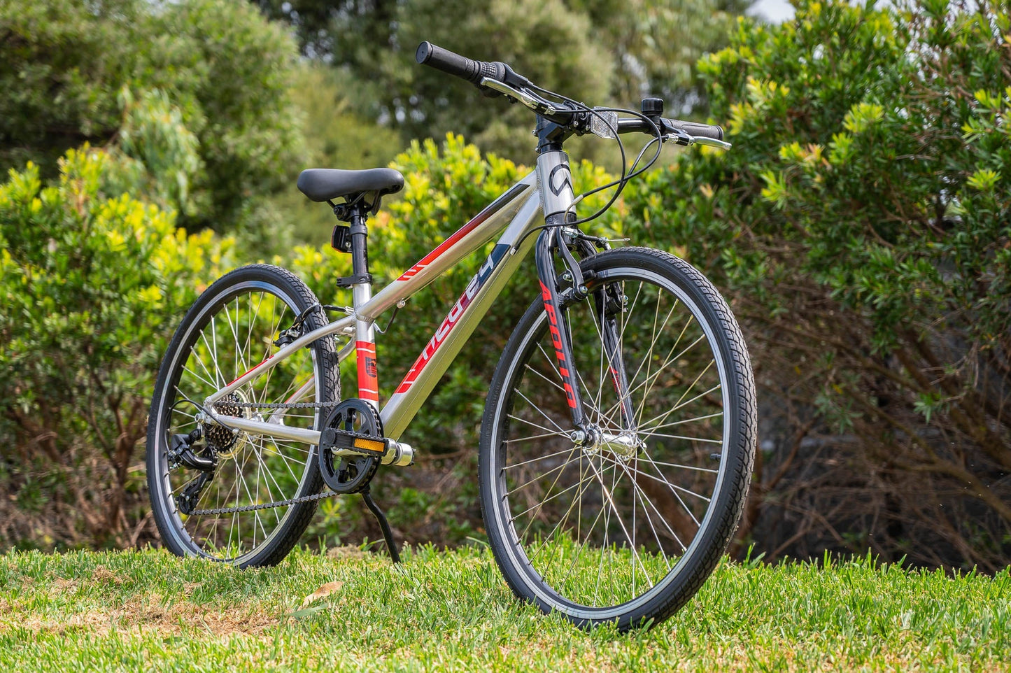 Neo+ 24 7s Boys Brushed Alloy / Black, Red Fade