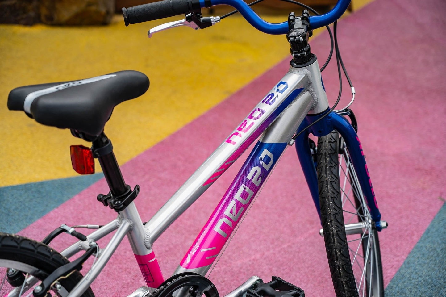 Neo+ 20 6s Girls Brushed Alloy / Navy Blue, Pink Fade