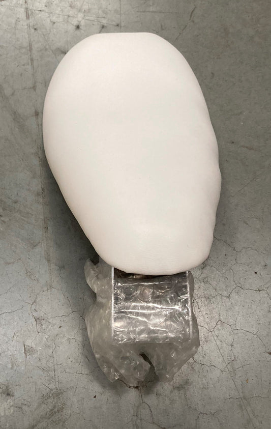 TRIKE SEAT TWO BOLT WHITE